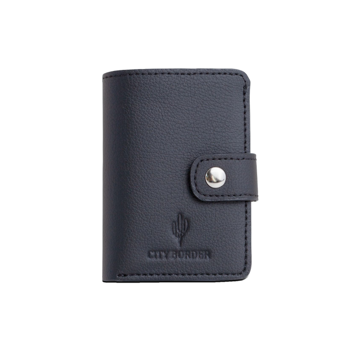 Der schwarze Cardholder mit Scheinfach Kaktusleder von City Border ist stilvoll und kompakt, ideal für unterwegs.