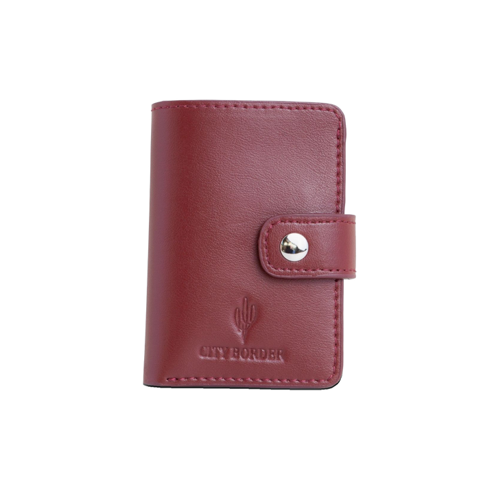 Der rote Cardholder mit Scheinfach Kaktusleder von City Border neben dem schwarzen Cardholder, beide vereinen Stil und Funktionalität.