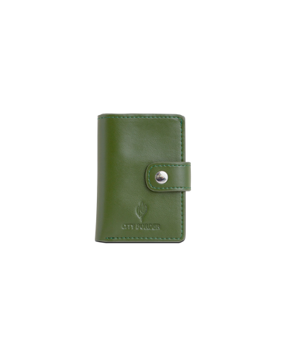 Der grüne Cardholder mit Scheinfach Kaktusleder von City Border bietet ein minimalistisches Design und ist perfekt für die moderne Geldverwaltung.
